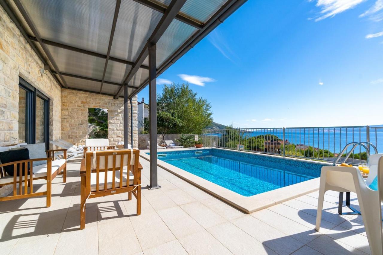 Villa Oslo - Luxury Place With Sea Views & Heated Pool, 300M Far From Sandy Beach Omiš Exterior foto