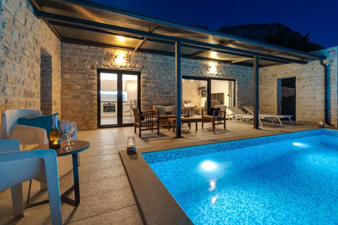 Villa Oslo - Luxury Place With Sea Views & Heated Pool, 300M Far From Sandy Beach Omiš Exterior foto